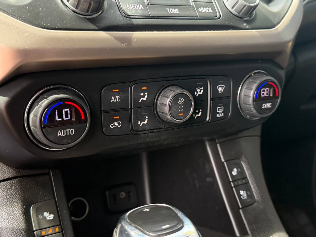 Used 2018 GMC Acadia Denali w/ Technology Package FWD image 28