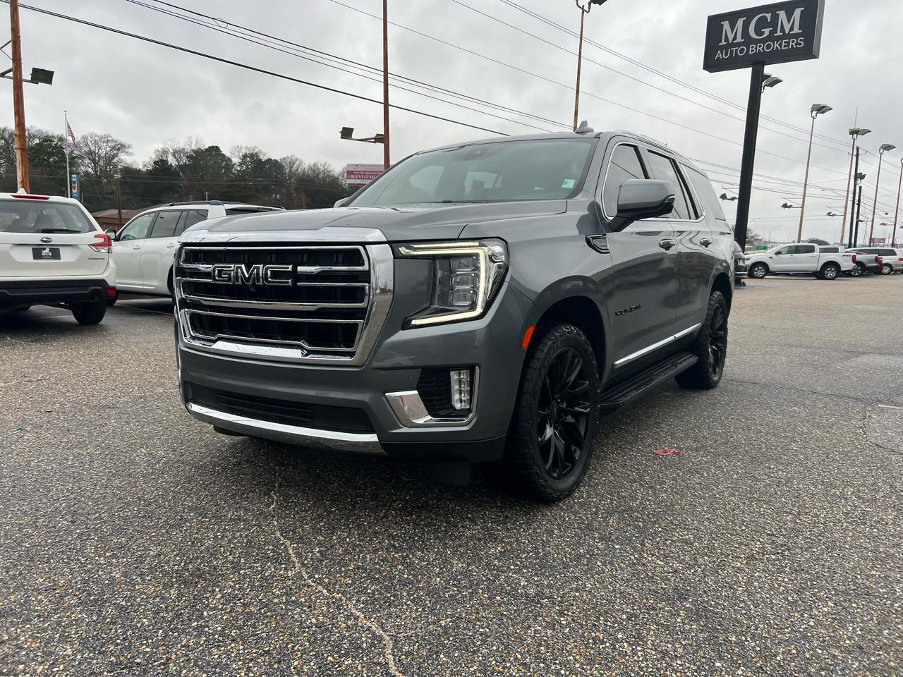 Used 2022 GMC Yukon SLT w/ SLT Premium Package image 11