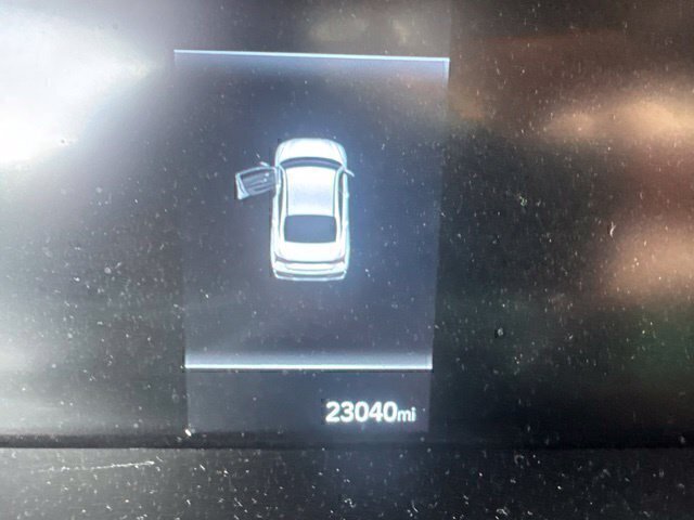 Used 2025 Hyundai Elantra Sport FWD image 15
