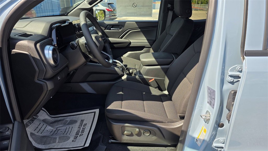 New 2025 Chevrolet Colorado LT image 14