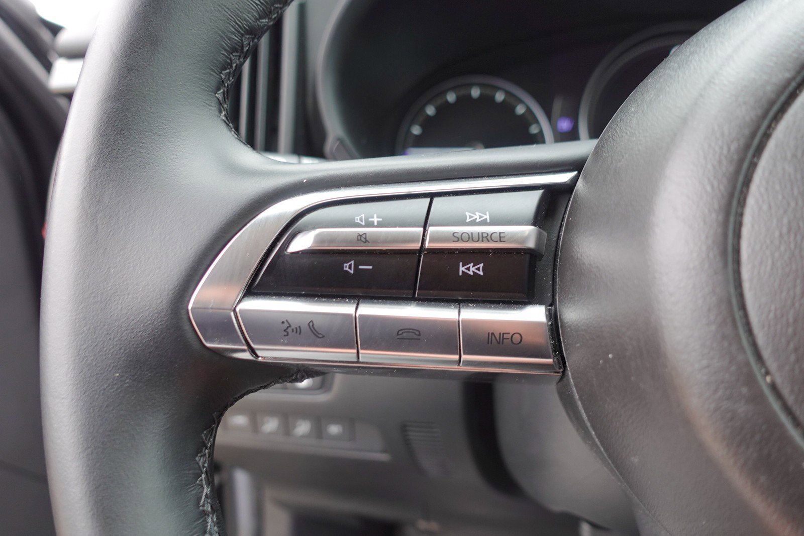 Certified 2025 MAZDA CX-50 AWD 2.5 Hybrid w/ Premium Pkg image 13