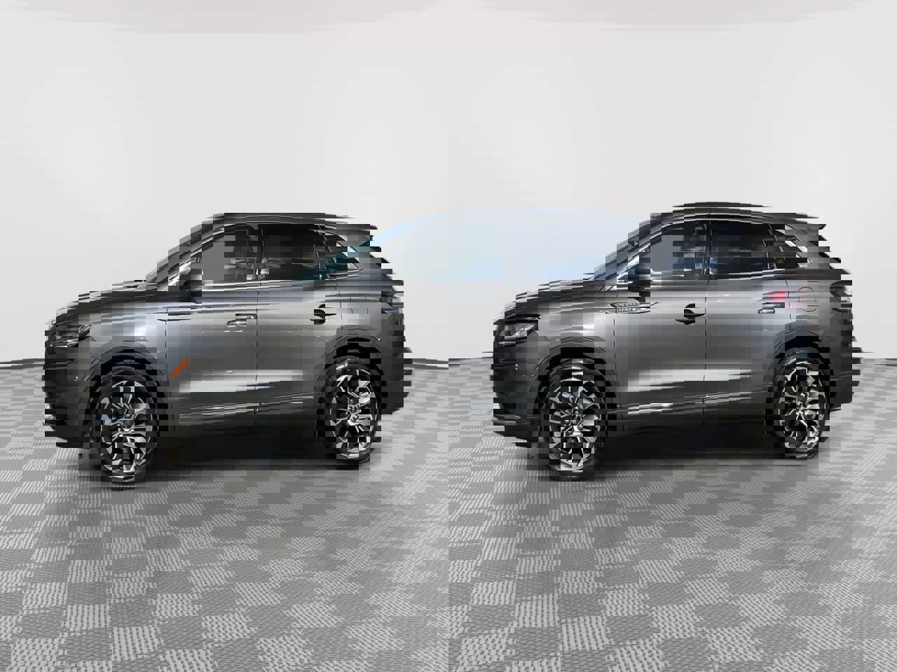 Used 2021 Lincoln Nautilus Reserve image 5