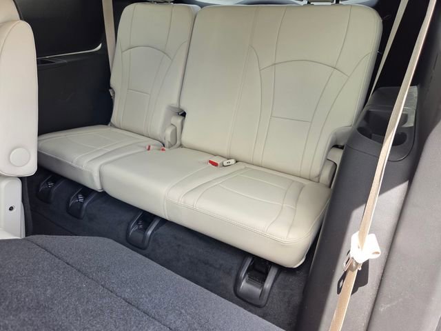 Used 2022 Buick Enclave Essence w/ Experience Buick Package FWD image 10