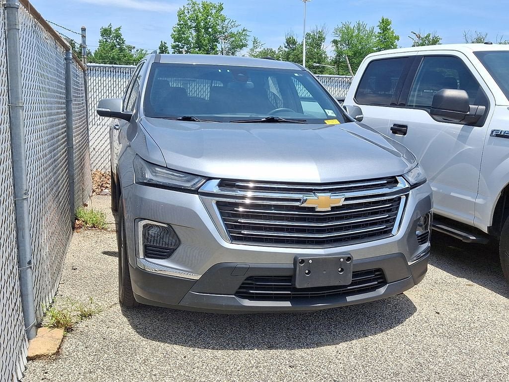 Used 2023 Chevrolet Traverse LT FWD image 5