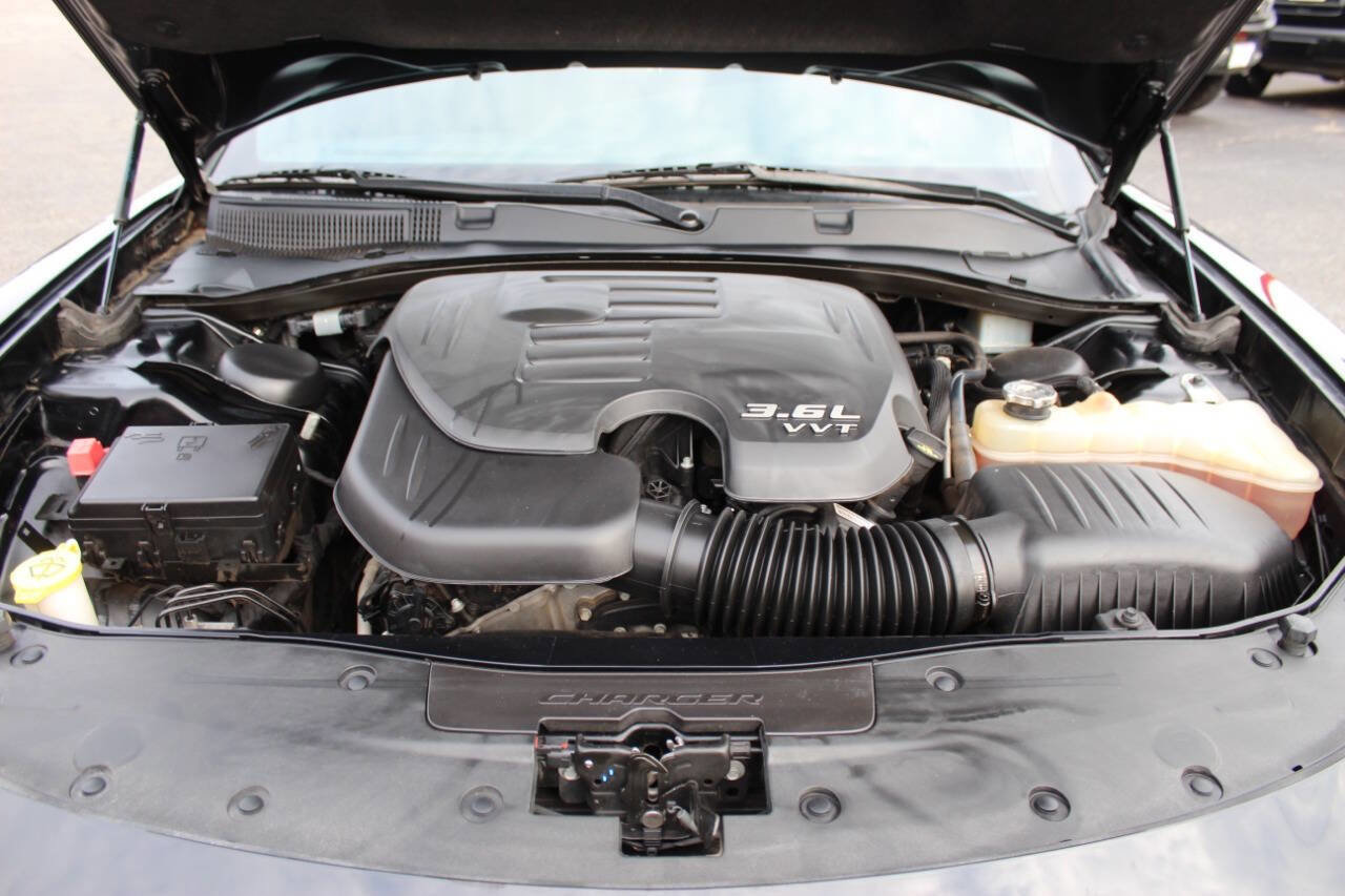 Used 2018 Dodge Charger SXT Plus image 8