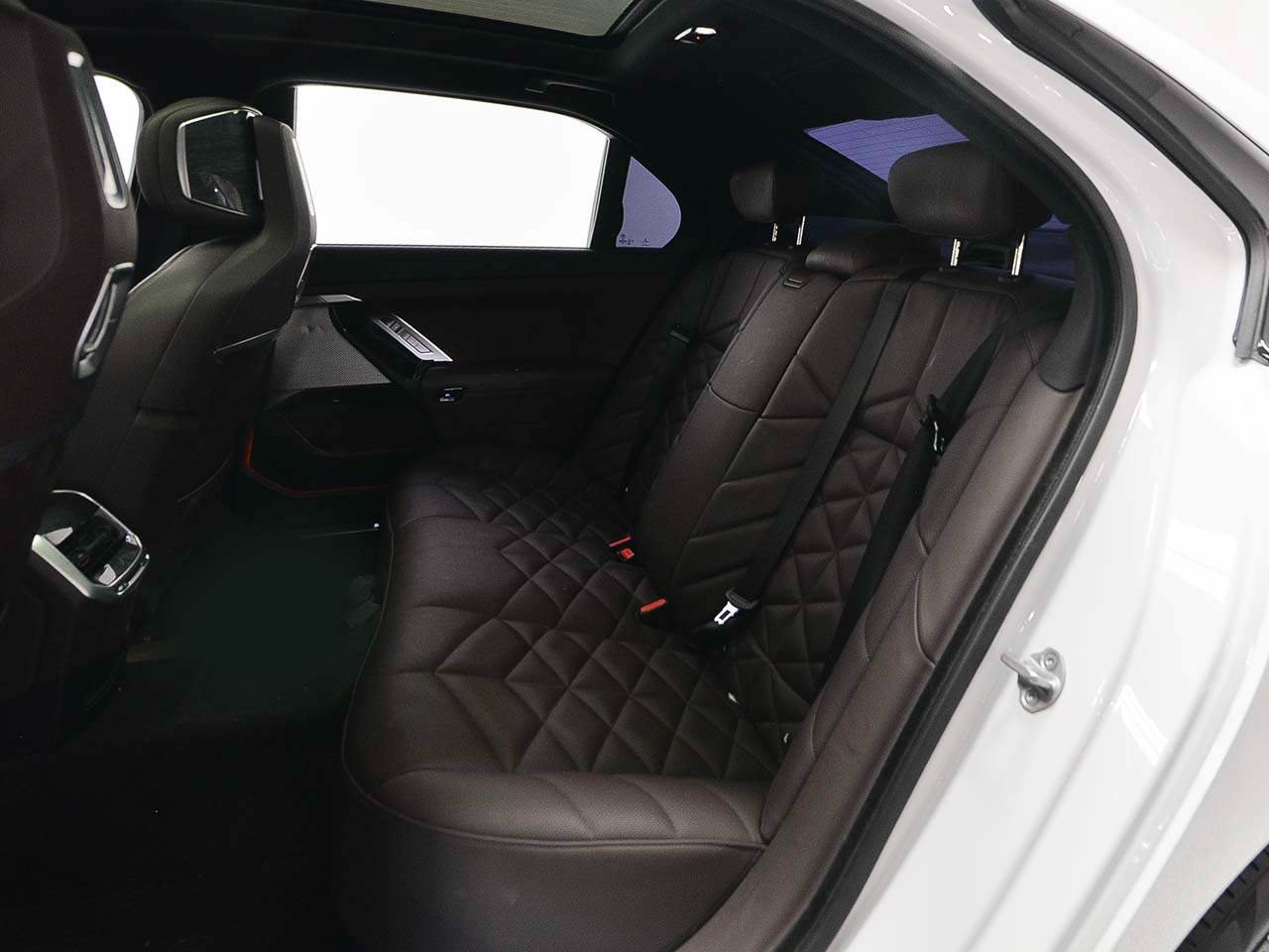 Certified 2023 BMW 740i RWD image 11