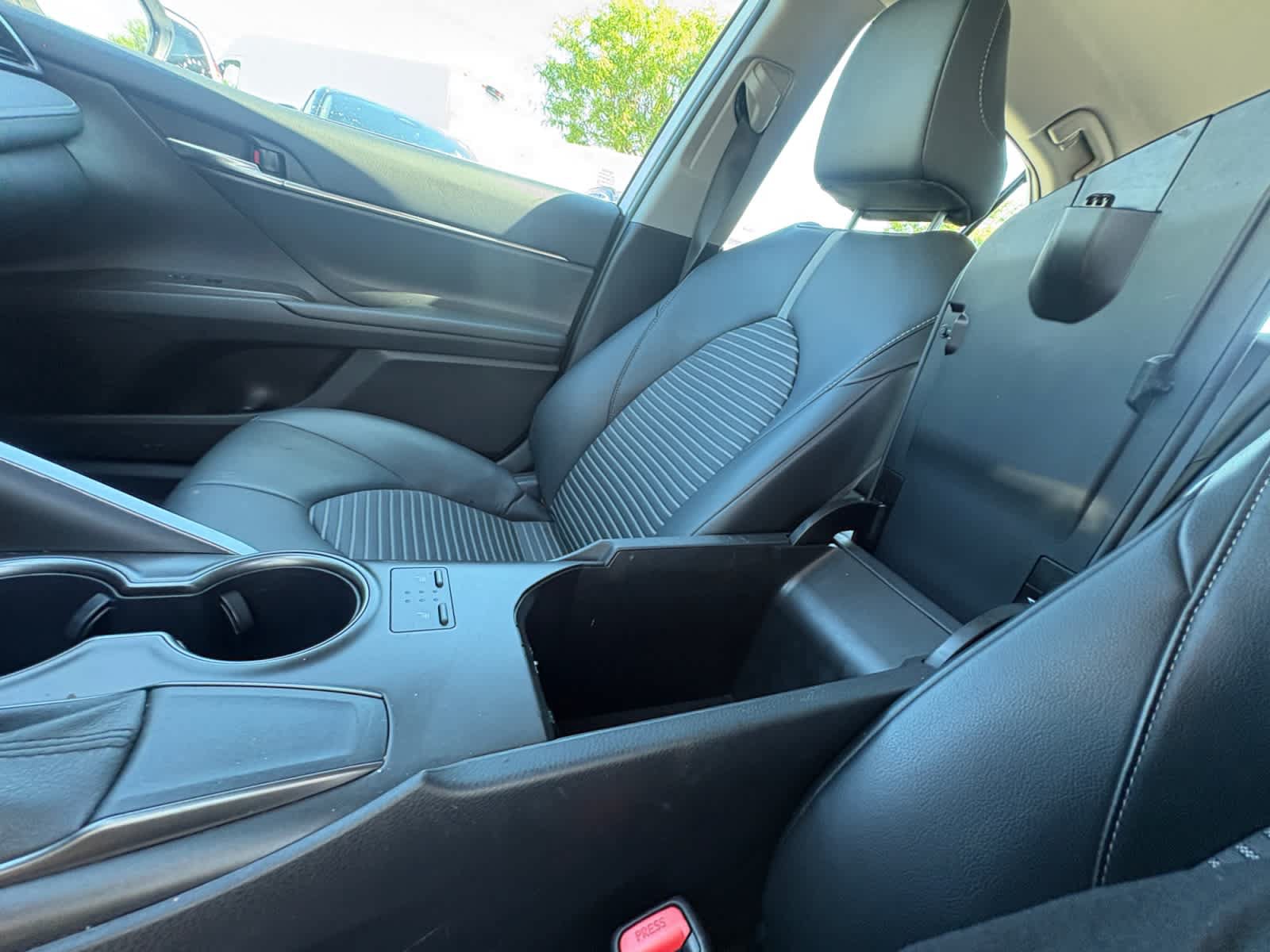 Used 2024 Toyota Camry SE FWD image 33