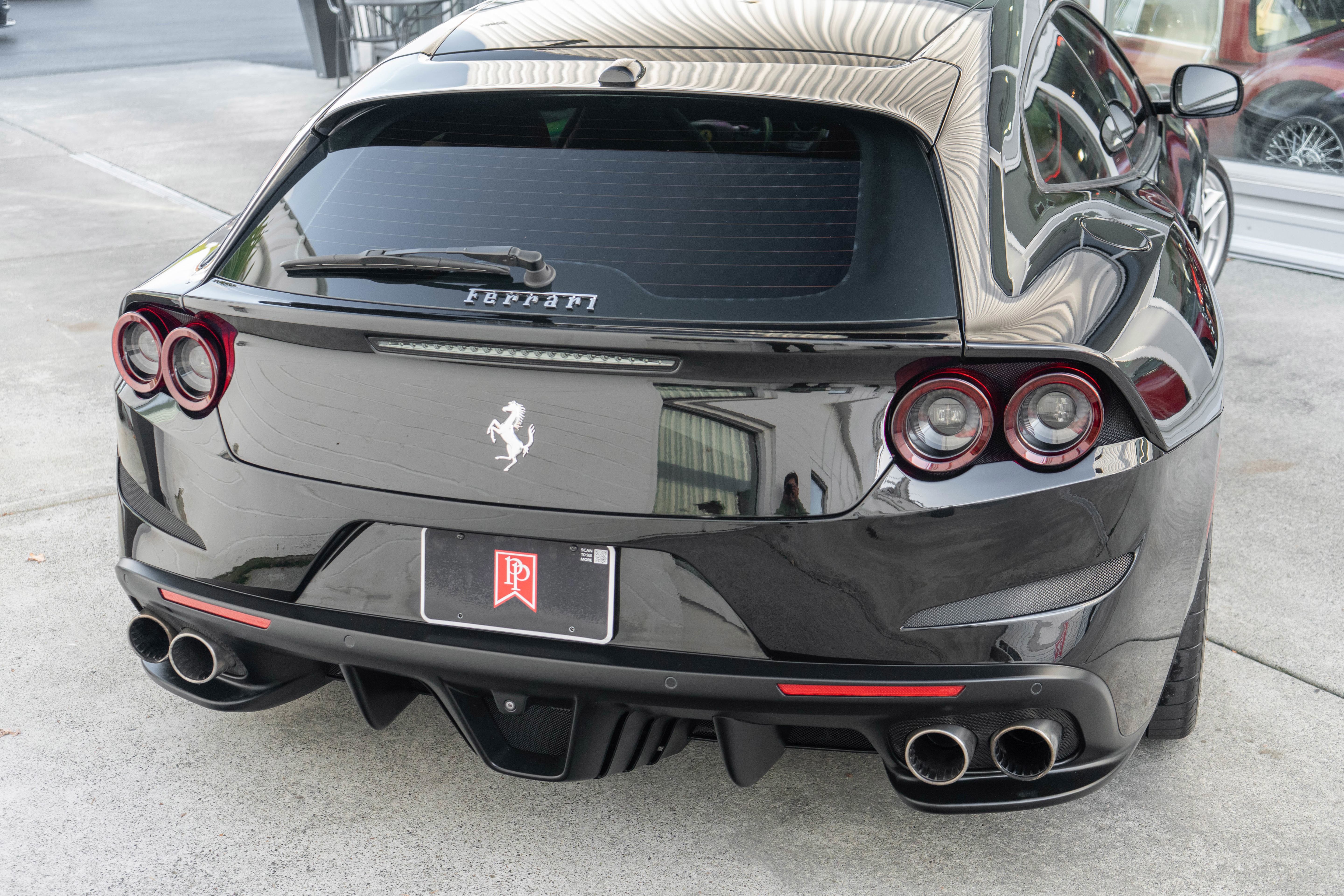 Used 2018 Ferrari GTC4Lusso T RWD image 6