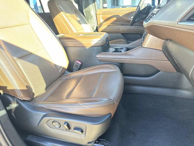 Used 2021 Chevrolet Tahoe High Country w/ Premium Package image 8