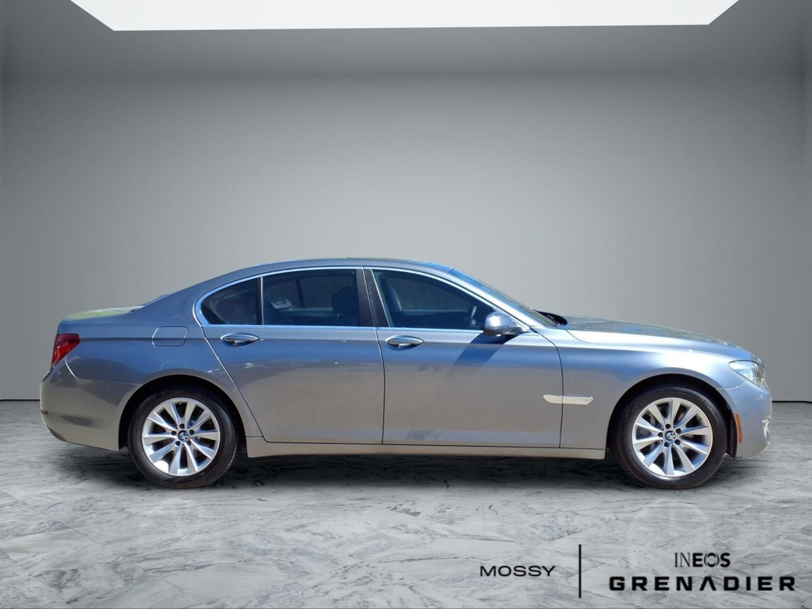 Used 2013 BMW 740i RWD image 8