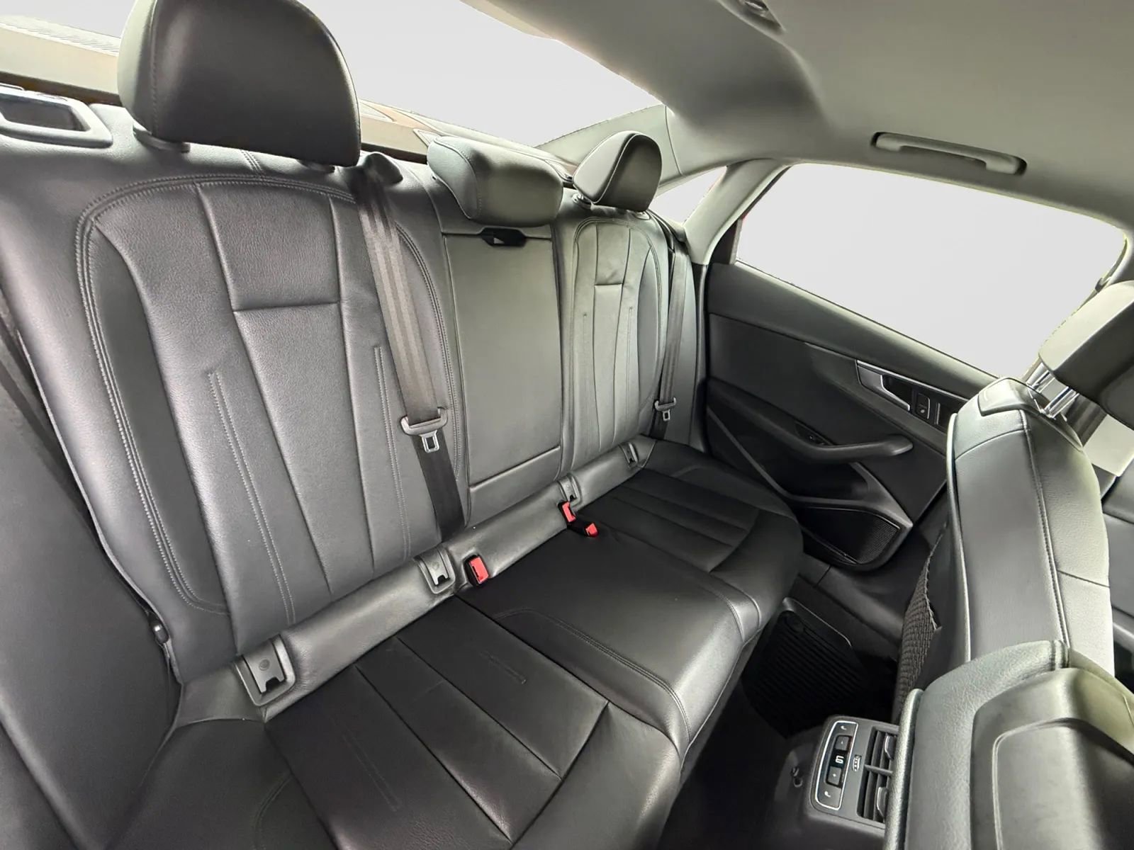 Used 2017 Audi A4 2.0T Premium Plus w/ Premium Plus Package AWD/4WD image 18