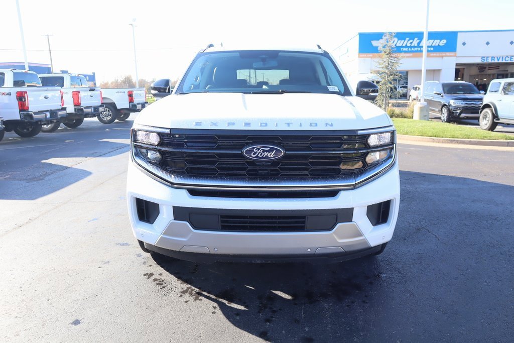 New 2025 Ford Expedition Max Platinum w/ Driver's Package image 10