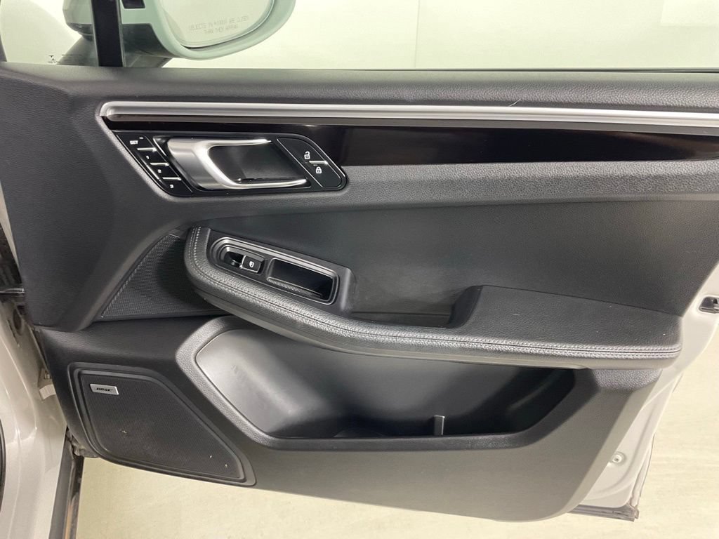 Used 2021 Porsche Macan AWD/4WD image 21