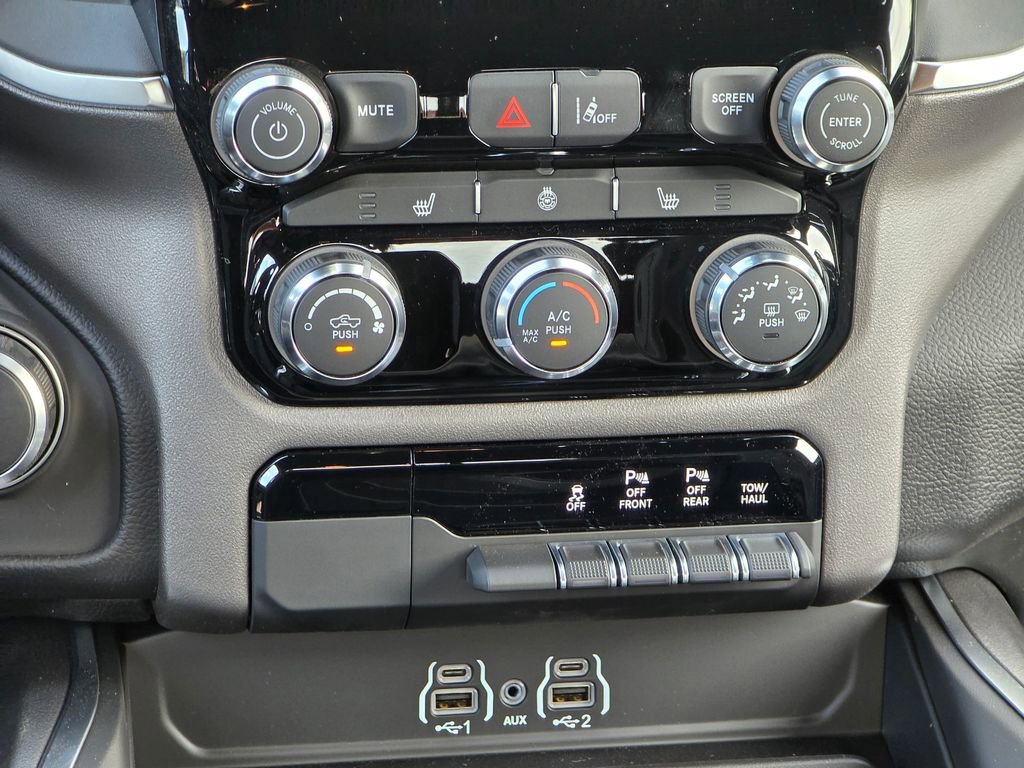New 2026 RAM 1500 4x4 Crew Cab image 27