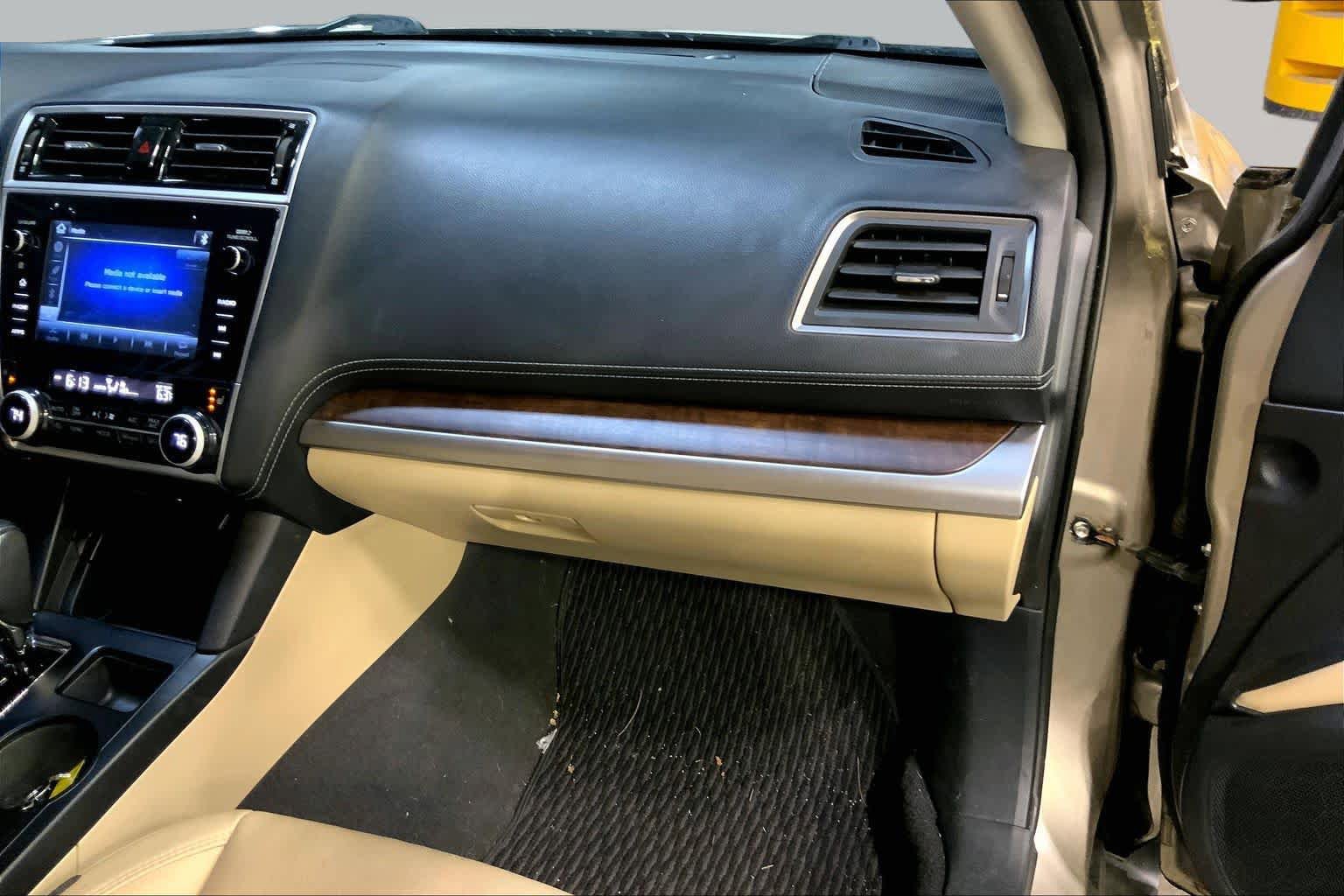 Used 2018 Subaru Outback 2.5i Limited AWD/4WD image 19