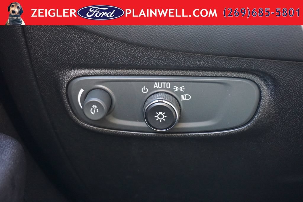Used 2019 Chevrolet Equinox LS AWD/4WD image 28