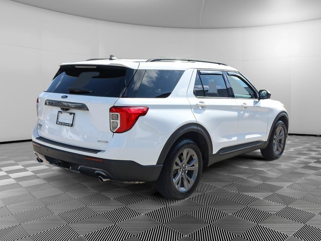Used 2021 Ford Explorer XLT w/ Equipment Group 202A AWD/4WD image 8