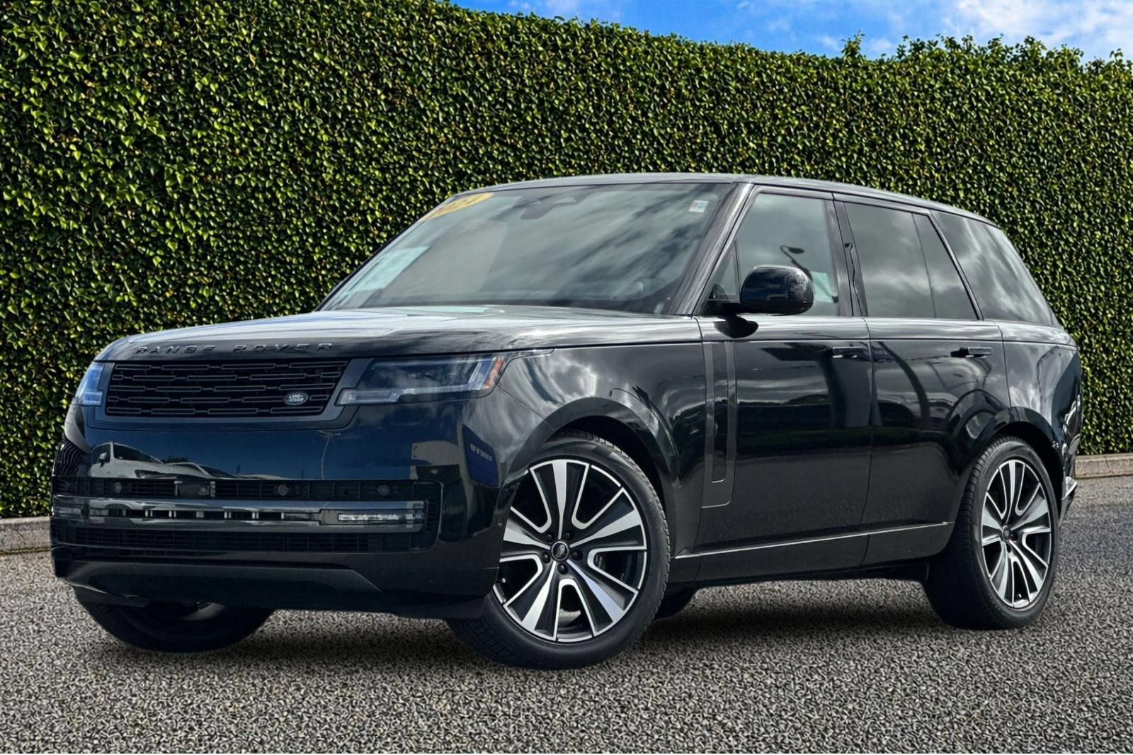 Used 2024 Land Rover Range Rover SE AWD/4WD image 8