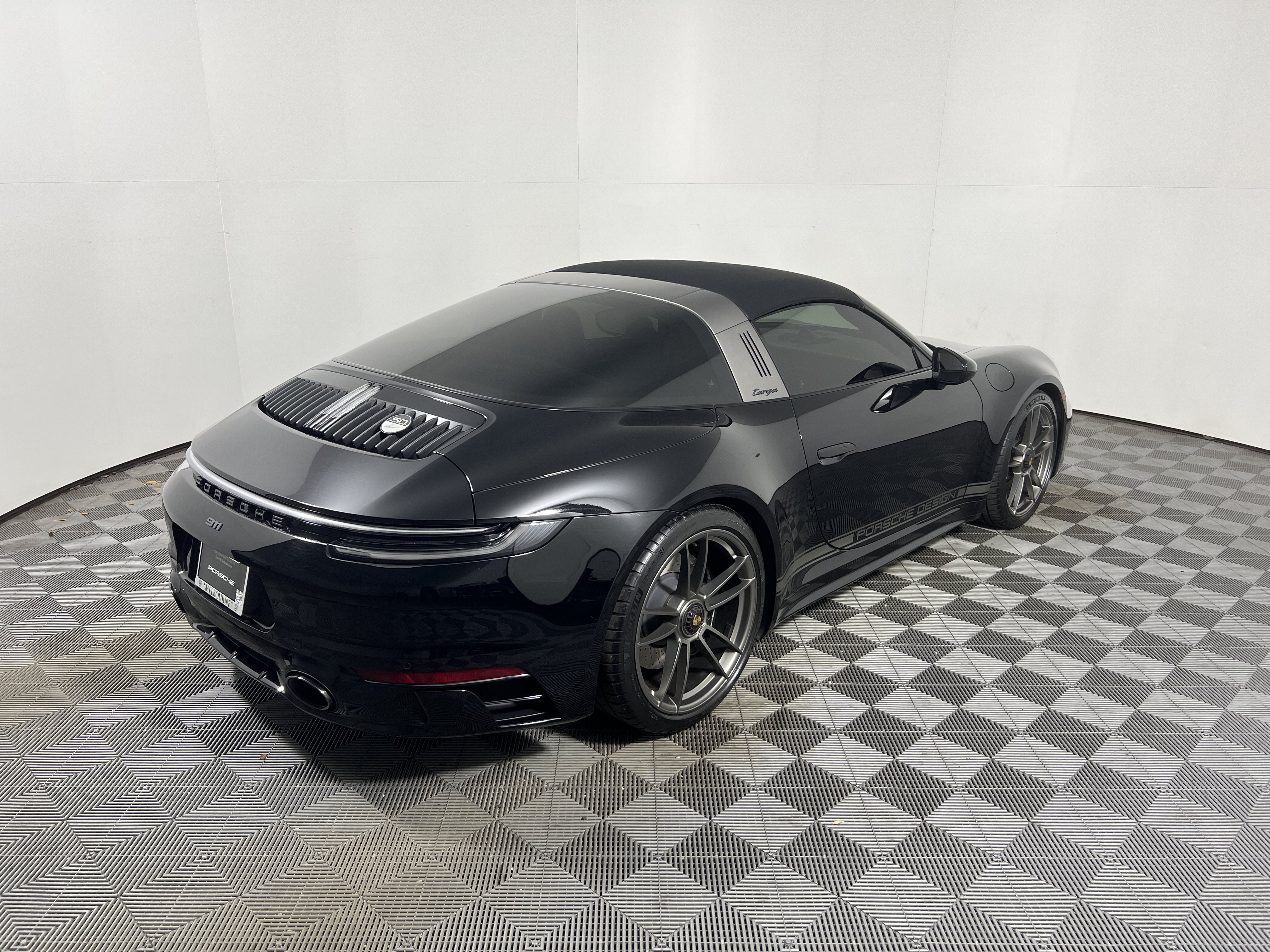 Certified 2024 Porsche 911 50th Anniversary Edition AWD/4WD image 7