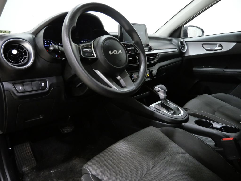 Used 2023 Kia Forte LXS image 11