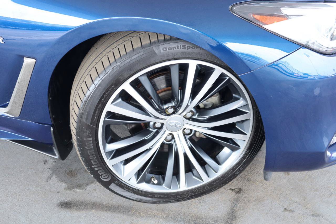 Used 2019 INFINITI Q60 3.0t Luxe w/ Essential Package AWD/4WD image 3