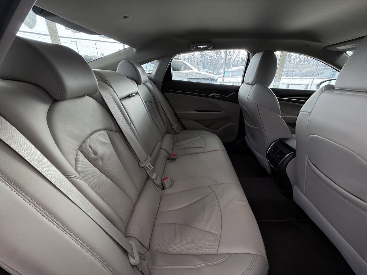 Used 2017 Buick LaCrosse Essence image 30