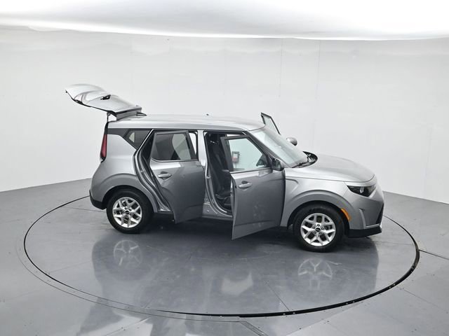 Used 2023 Kia Soul LX w/ LX Technology Package image 45