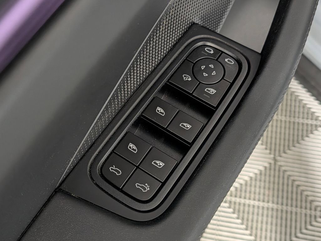 New 2026 Porsche Macan 4 Electric image 27