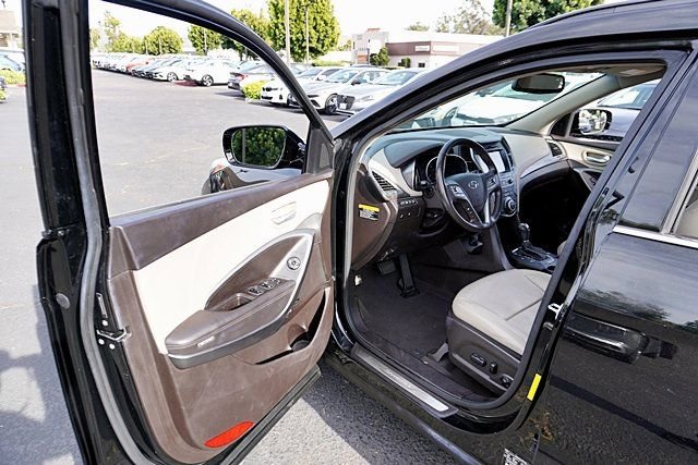 Used 2017 Hyundai Santa Fe Sport w/ 2.4L Tech Package 04 FWD image 37