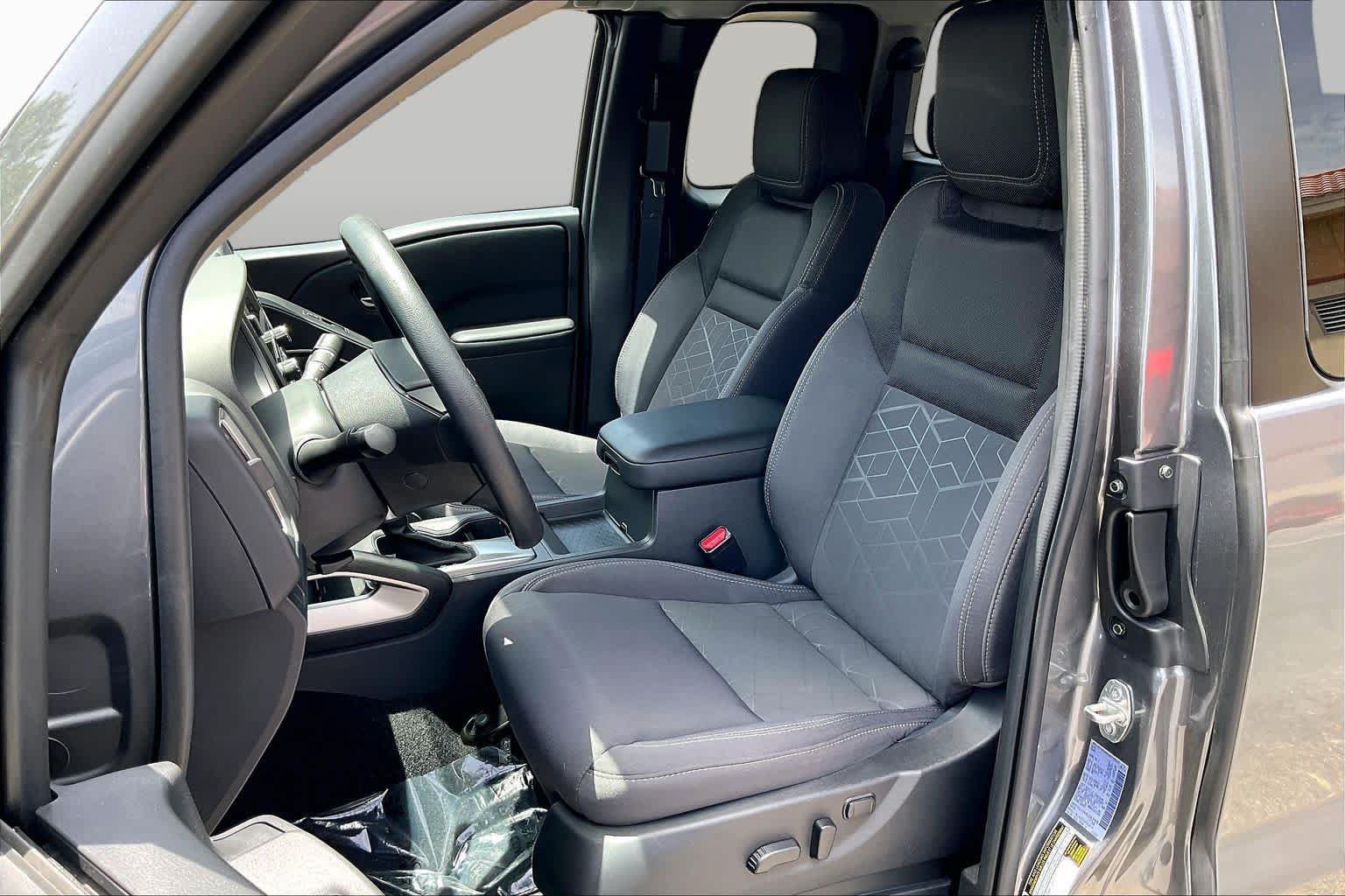 Used 2025 Nissan Frontier SV RWD image 24