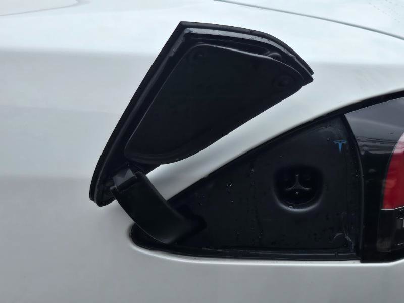 Used 2024 Tesla Model S Plaid AWD/4WD image 31