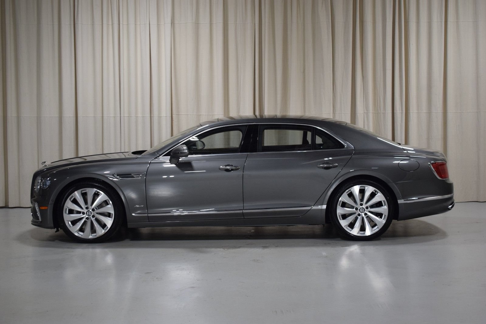 New 2026 Bentley Flying Spur Plug-In Hybrid AWD/4WD image 16