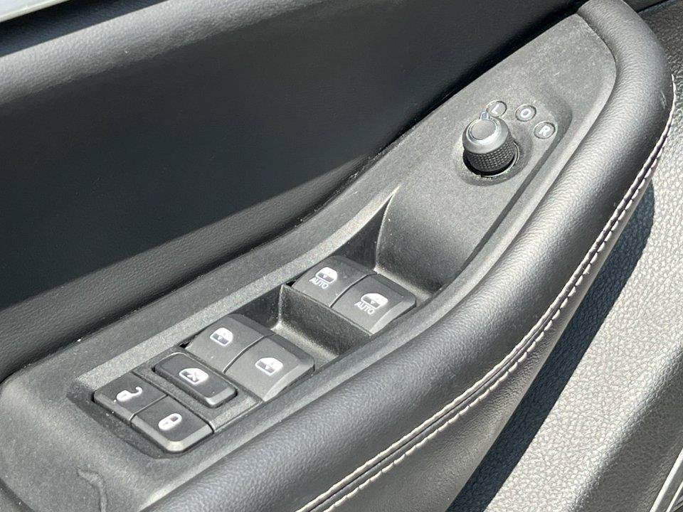 Used 2023 Jeep Grand Cherokee Limited AWD/4WD image 13