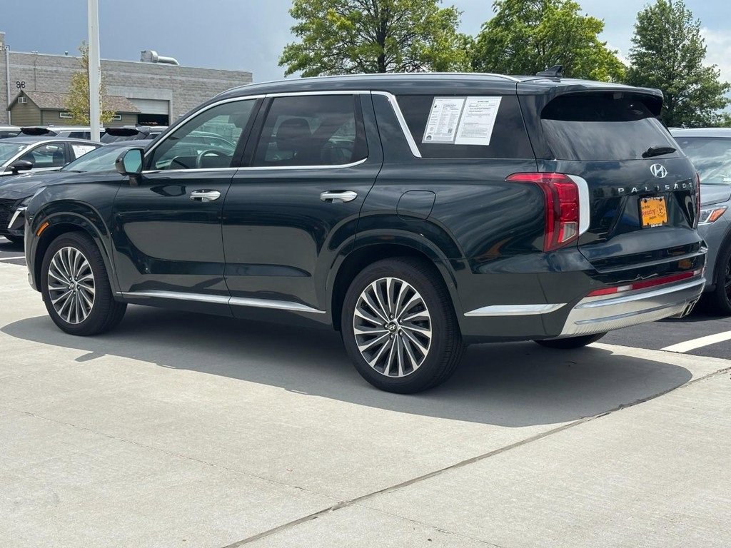 Used 2024 Hyundai Palisade Calligraphy image 6