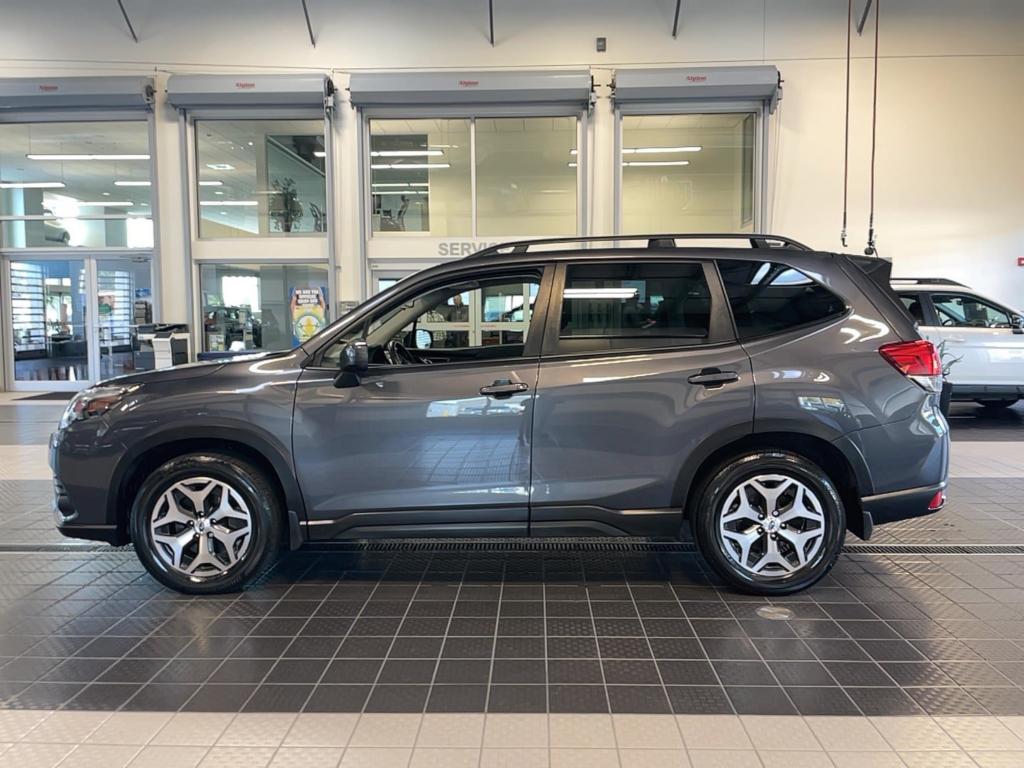 Used 2023 Subaru Forester Premium AWD/4WD image 4