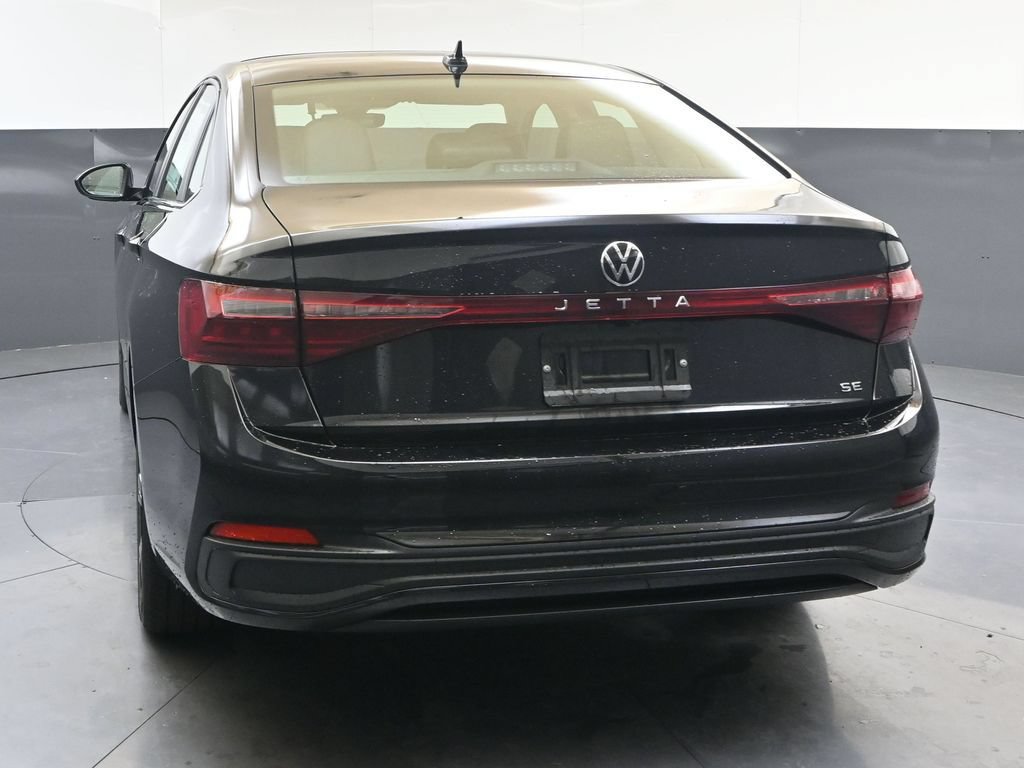 Certified 2026 Volkswagen Jetta SE w/ Black Wheel Package FWD image 4