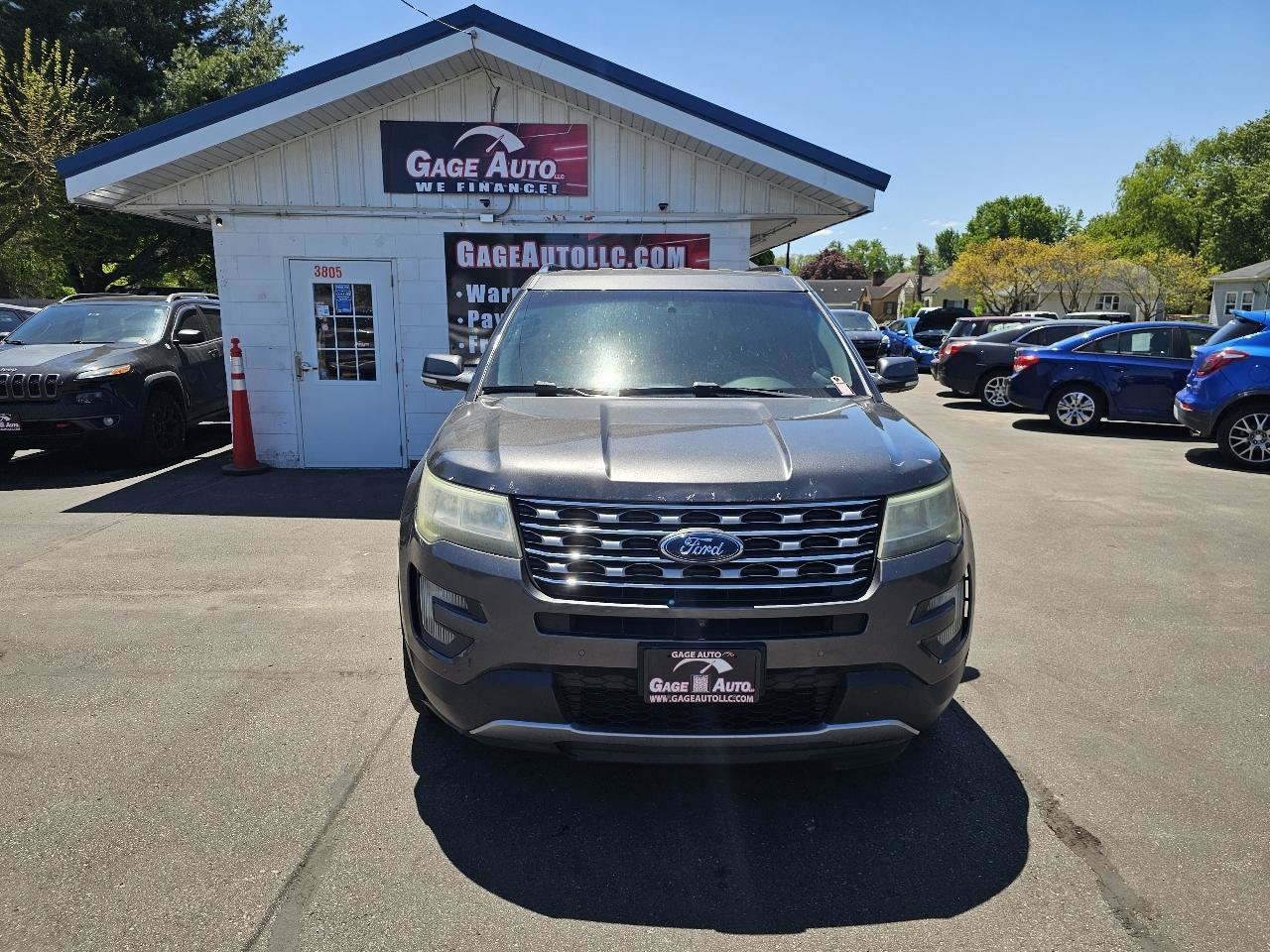 Used 2016 Ford Explorer Limited FWD image 2