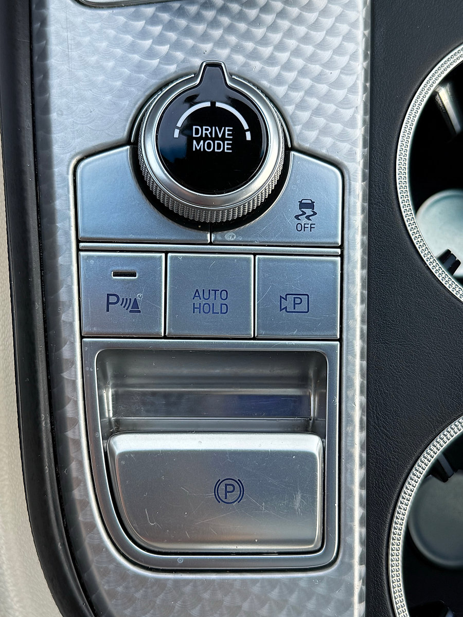 Used 2023 Genesis G70 2.0T w/ Sport Prestige Package image 37