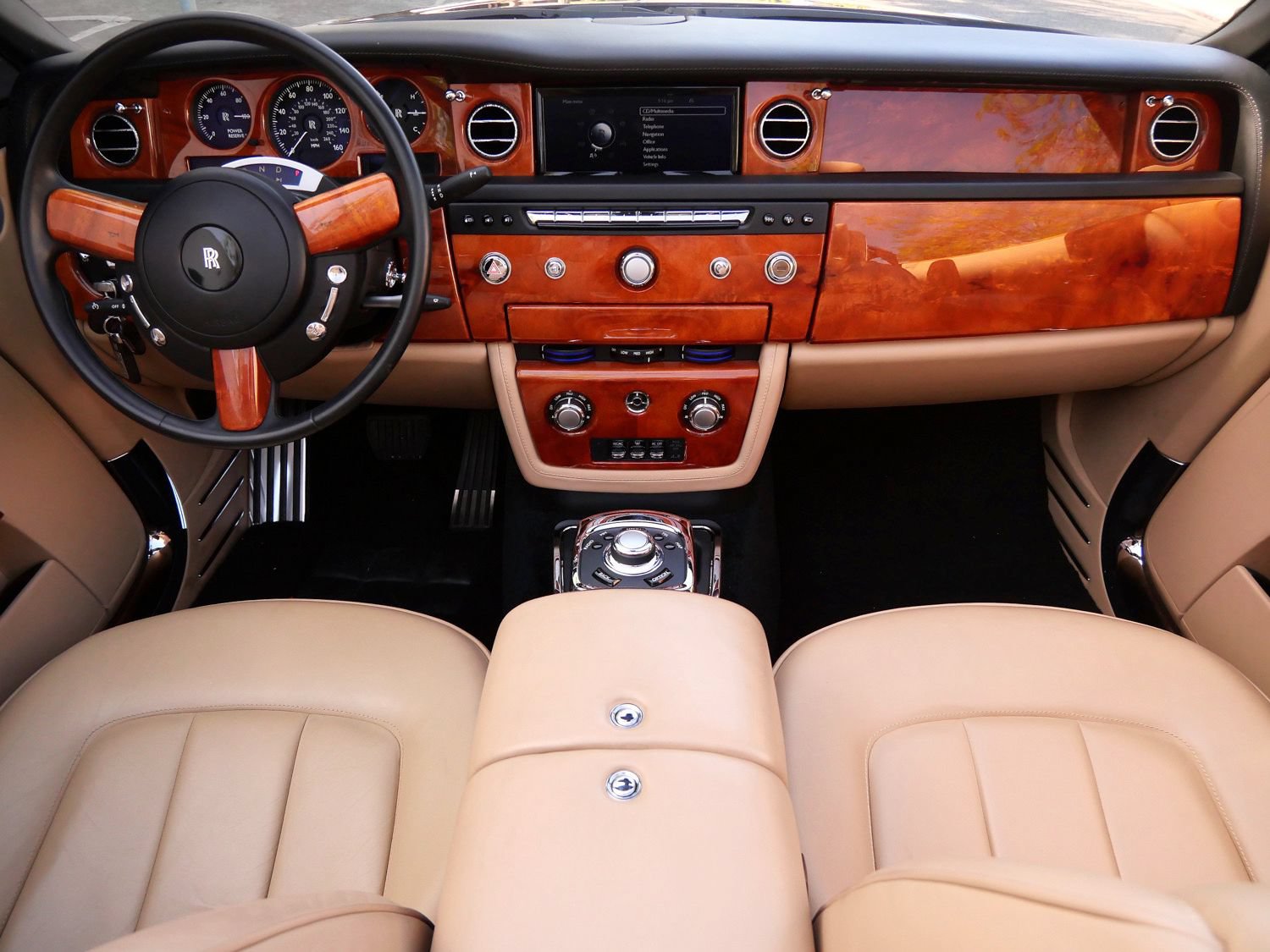 Used 2013 Rolls-Royce Phantom Drophead Coupe RWD image 4