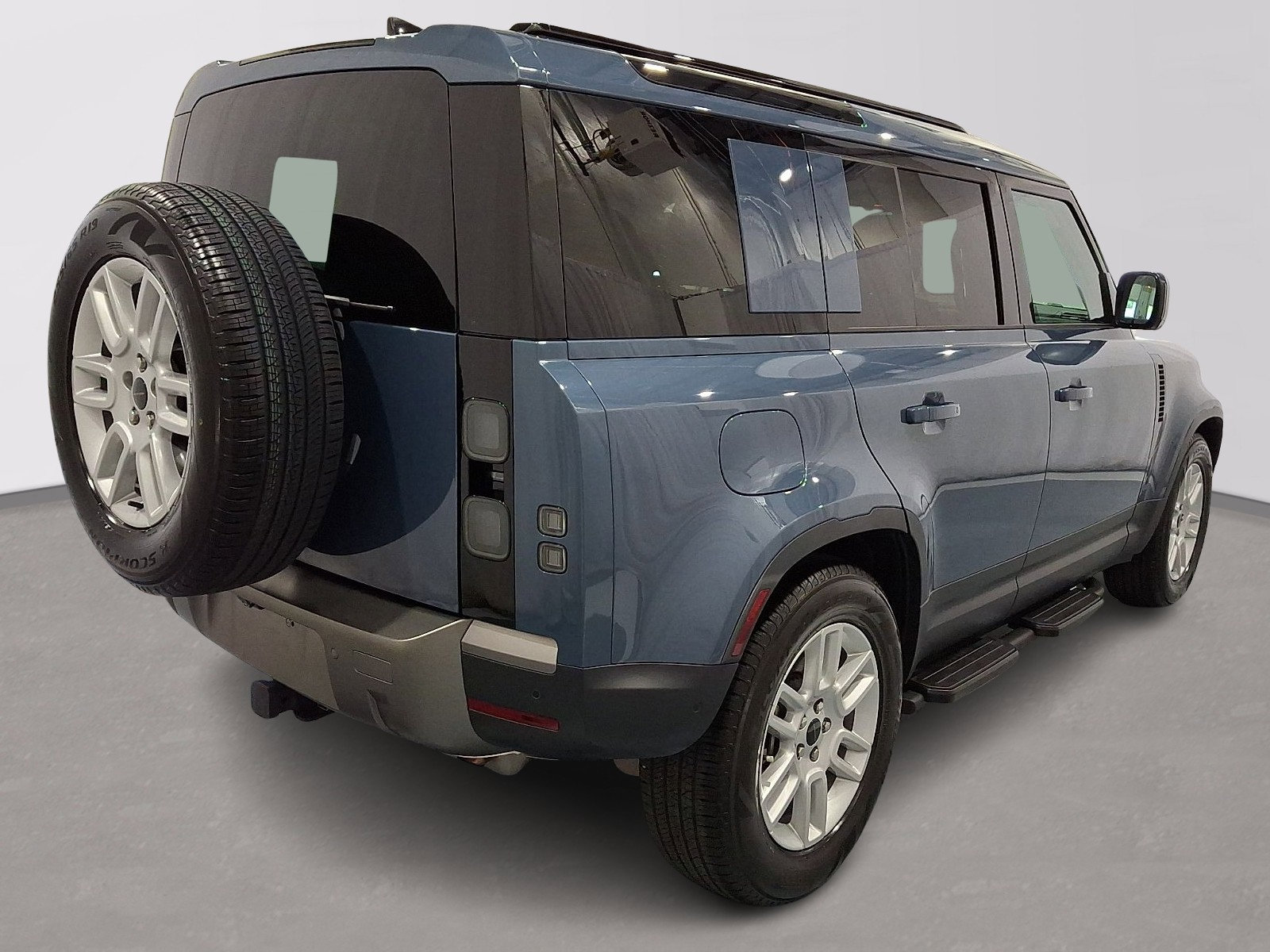 Certified 2026 Land Rover Defender 110 S AWD/4WD image 4