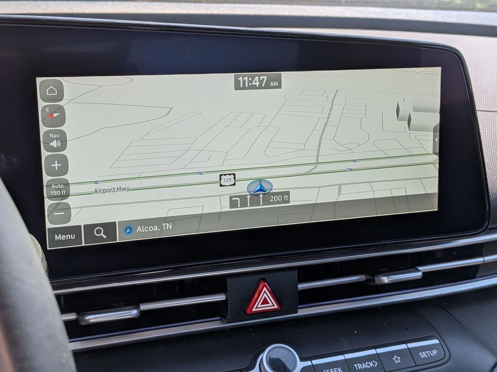 Used 2025 Hyundai Elantra SEL FWD image 16
