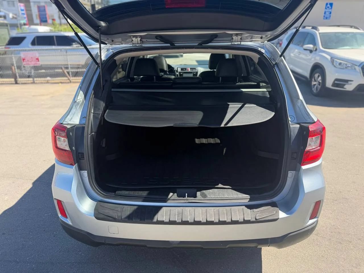 Used 2015 Subaru Outback 2.5i Limited AWD/4WD image 32