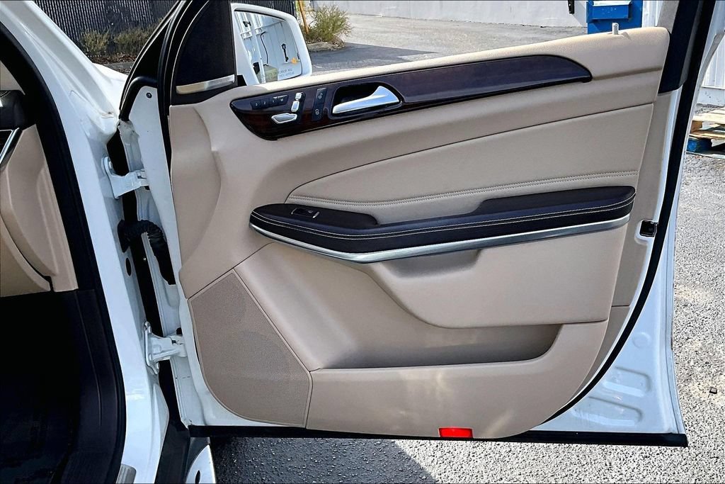 Used 2019 Mercedes-Benz GLS 550 4MATIC image 29