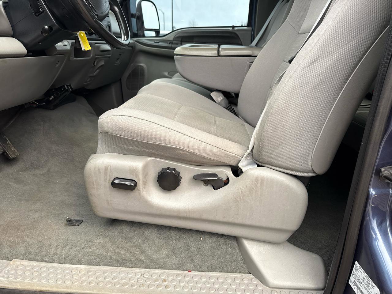 Used 2004 Ford F350 XL image 11