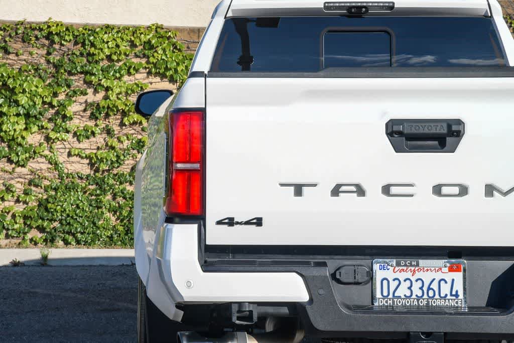 Certified 2024 Toyota Tacoma TRD Sport w/ TRD Sport Premium Package AWD/4WD image 6