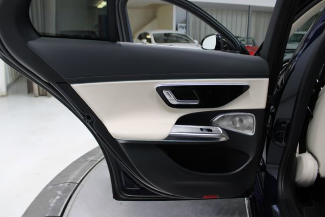 Used 2025 Mercedes-Benz E 450 4MATIC Sedan w/ Driver Assistance Package image 36