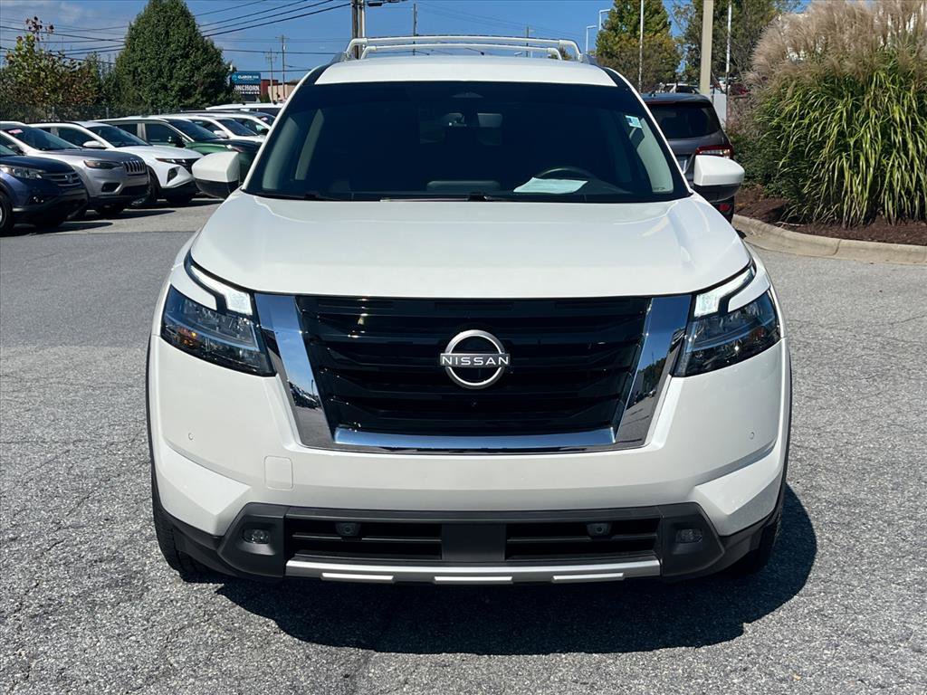 Used 2024 Nissan Pathfinder SL w/ Cargo Package image 5