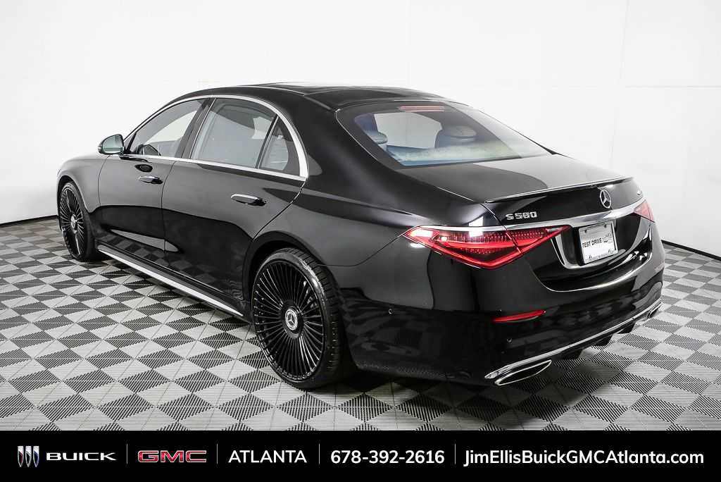 Used 2021 Mercedes-Benz S 580 4MATIC Sedan image 3