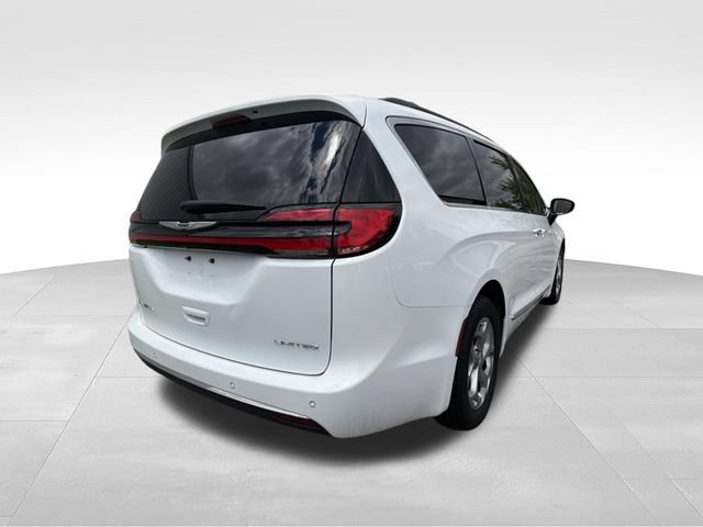 Used 2023 Chrysler Pacifica Limited FWD image 19