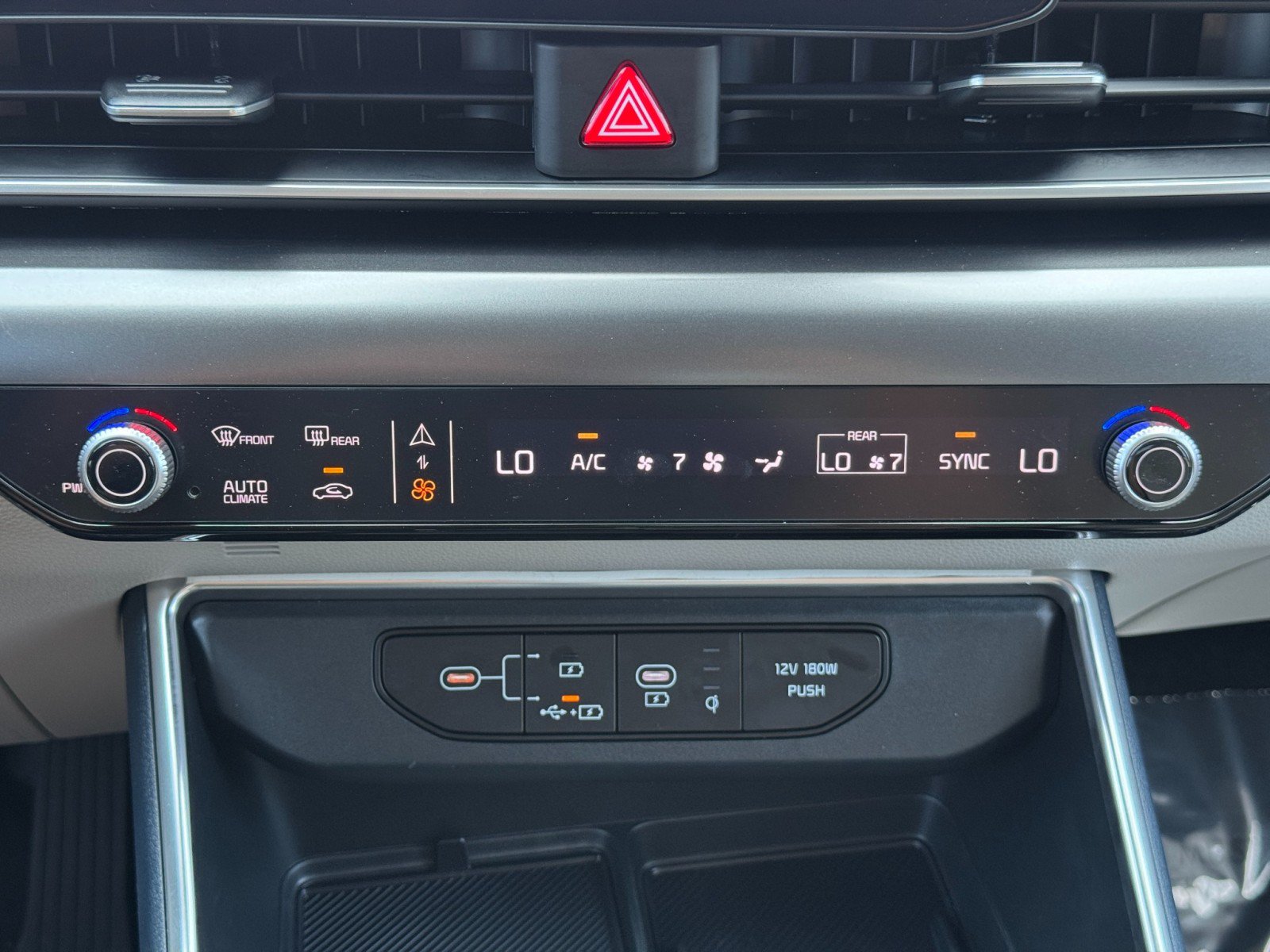 Used 2025 Kia Carnival SX Prestige FWD image 31